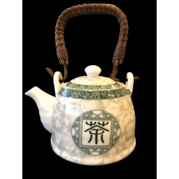 Chinese teapot with wicker handle small - Picture 1 of 3
